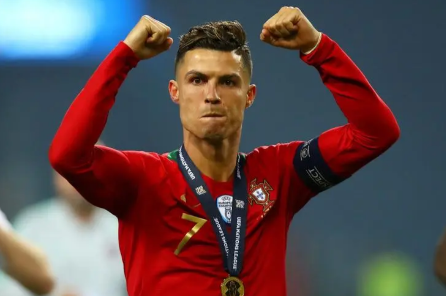 包含利物浦与瓦伦西亚将在下一轮展开对决，决定晋级者的词条